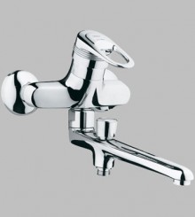 Общий вид смесителя для ванн Europlus 33082 фирмы Grohe